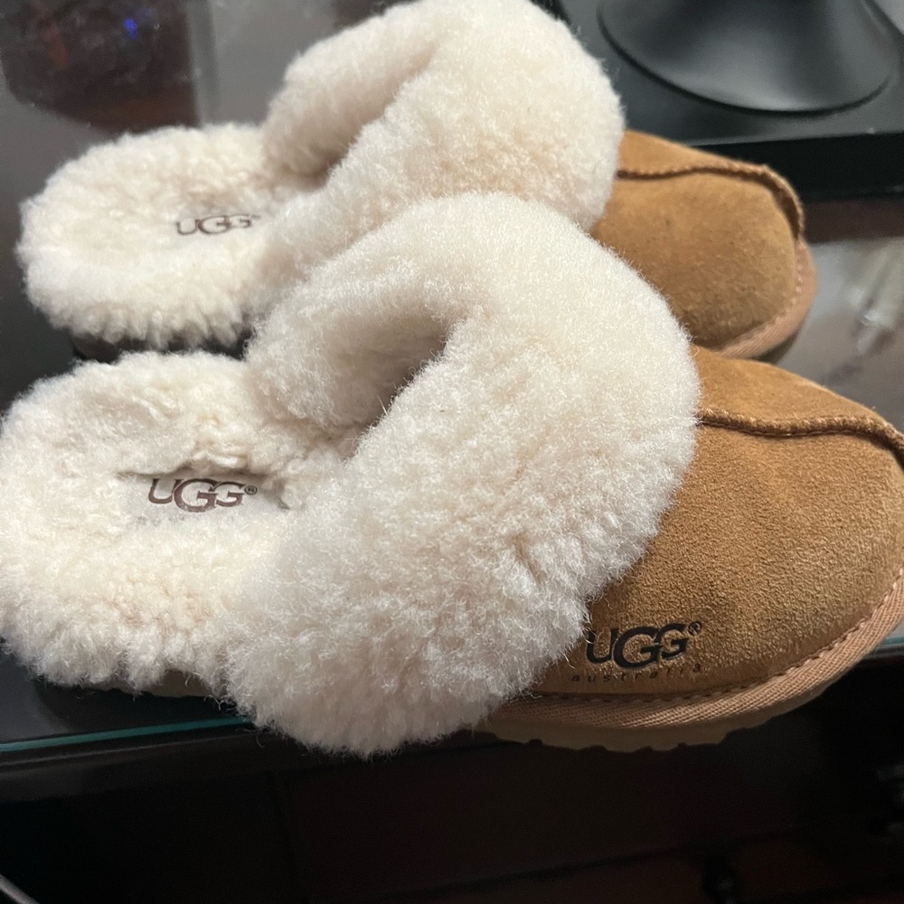 Authentic UGG Cozy II kids slipper